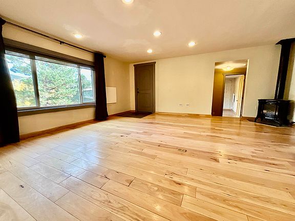 5th image of 35 Circle Dr