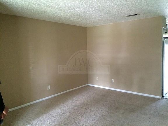 5th image of 207 Oak Trail Dr APT D