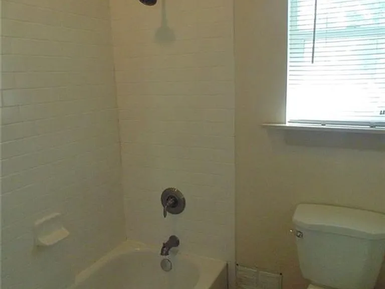 4406 Bennett Ave #B — Photo 17