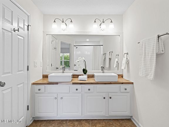 3rd image of 4213 CROWNWOOD Drive