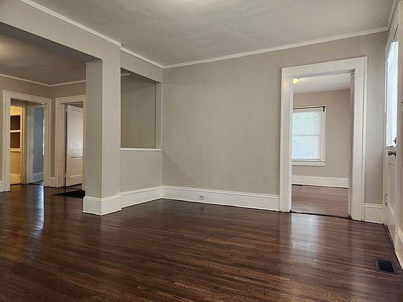 4th image of 1621 Grace St