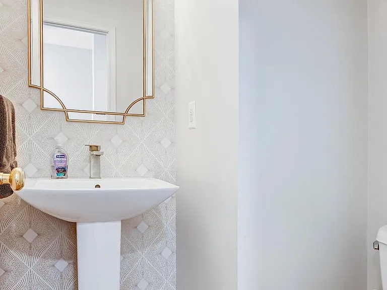 12703 Gartney Ln — Photo 11