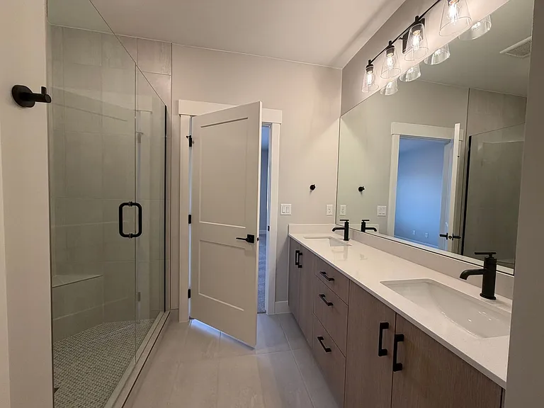 608 E Hemsworth Ln — Photo 34