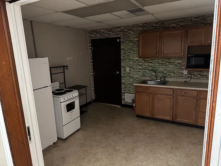 0 Desmond St #B — Photo 3