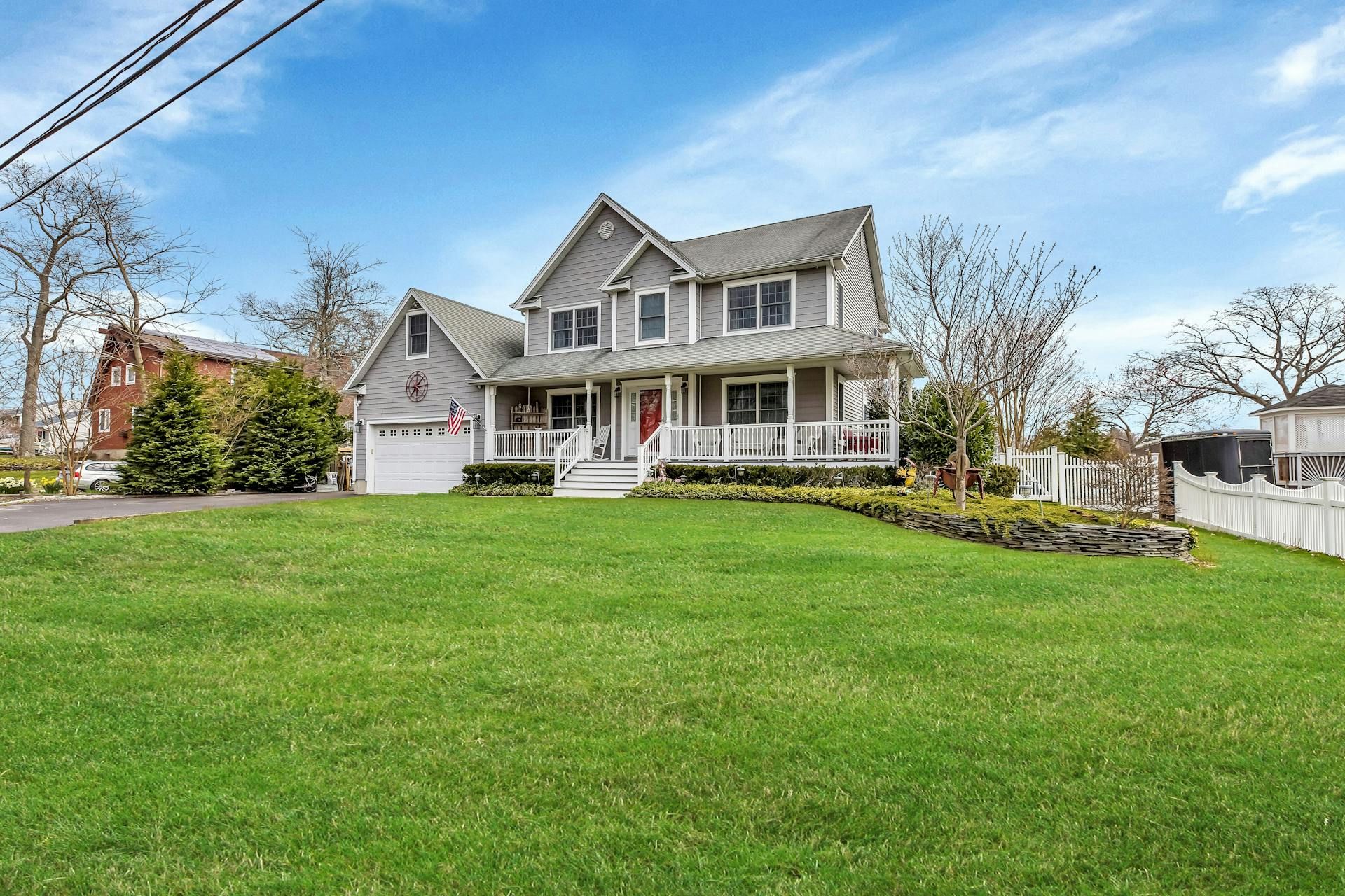 137 Hewitt Blvd, Center Moriches, NY 11934 Out East