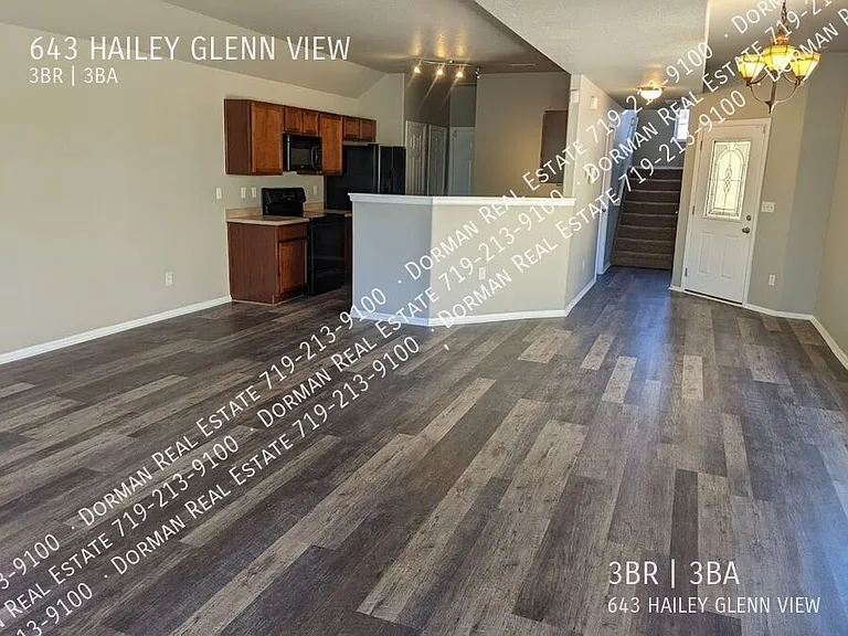 643 Hailey Glenn Vw — Photo 4
