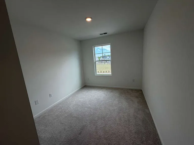 425 Venetian Dr — Photo 25