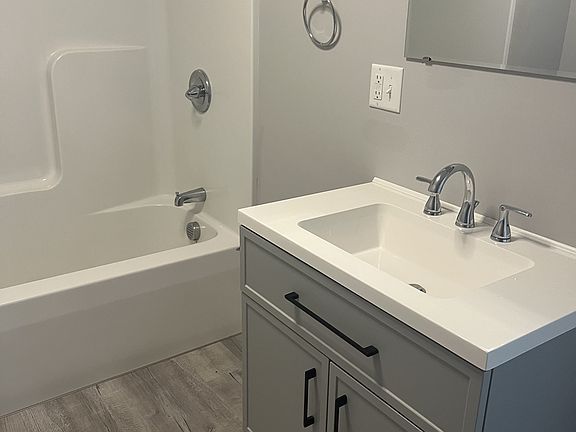 5th image of 21 Jefferson St #1