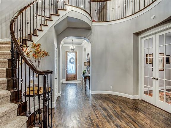 2nd image of 1818 Steeplechase Ct
