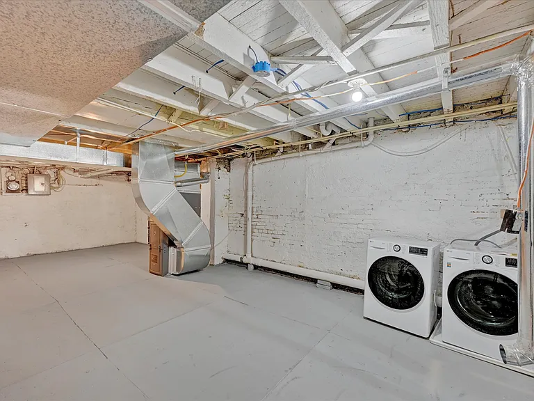2432 E Fayette St — Photo 13
