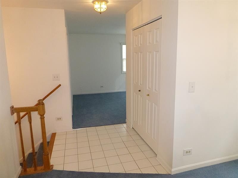2nd image of 406 Hill Ct