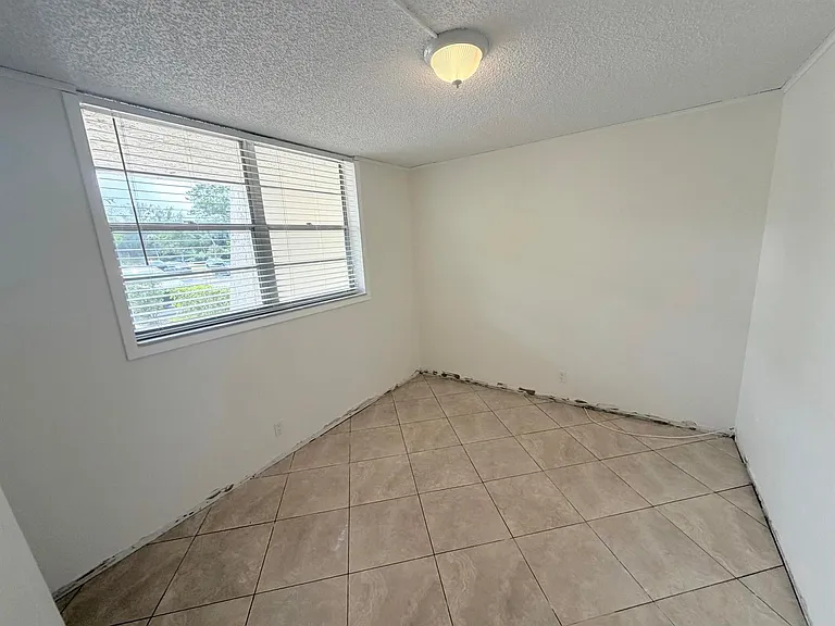 9230 Lagoon Pl #110 — Photo 11