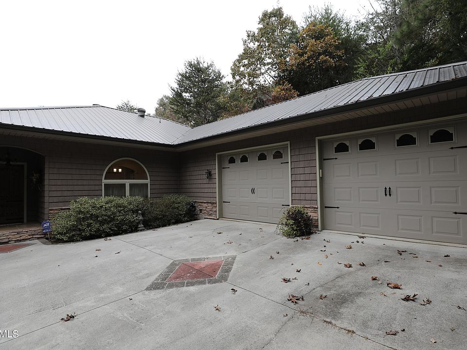 1st image of 176 Bat Creek Shores Ln