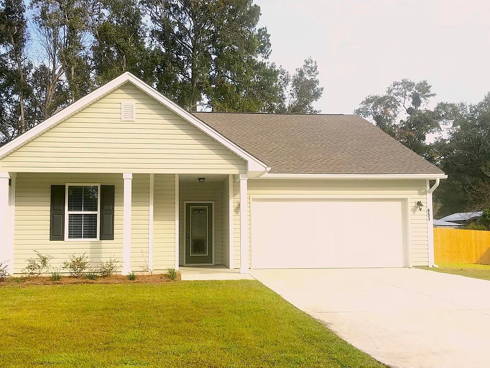 1st image of 951 Leonard Dr