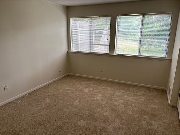 5th image of 6225 Lincolnshire Ct SE #1