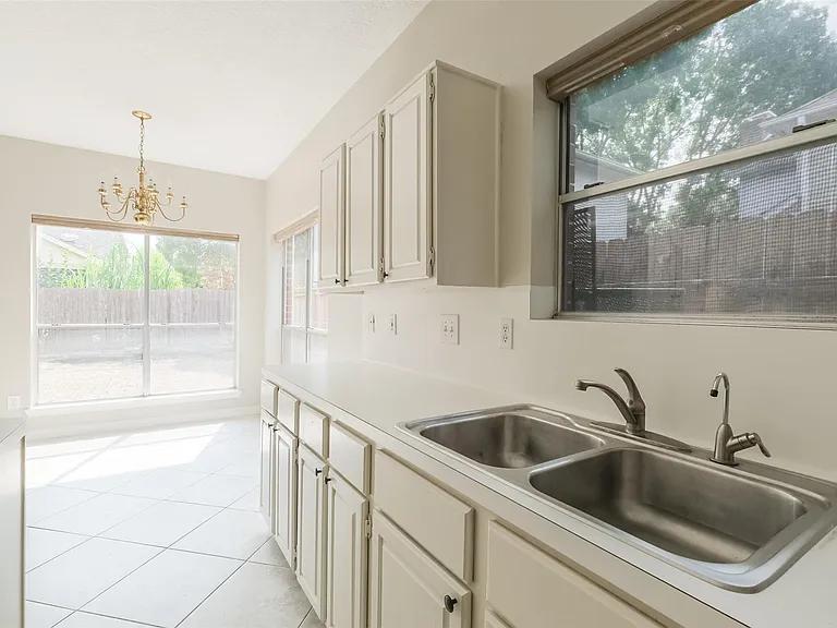 7603 Quintero Dr — Photo 17