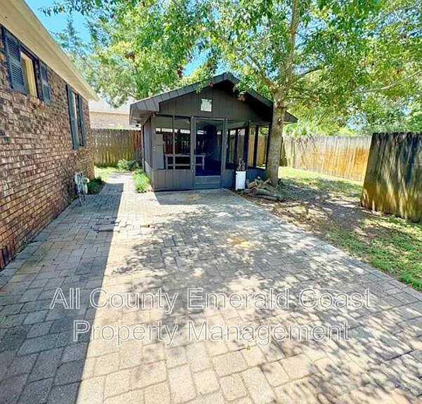 733 Beach Dr — Photo 32