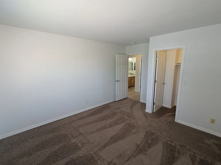 1016 Royal Plum Ln — Photo 10