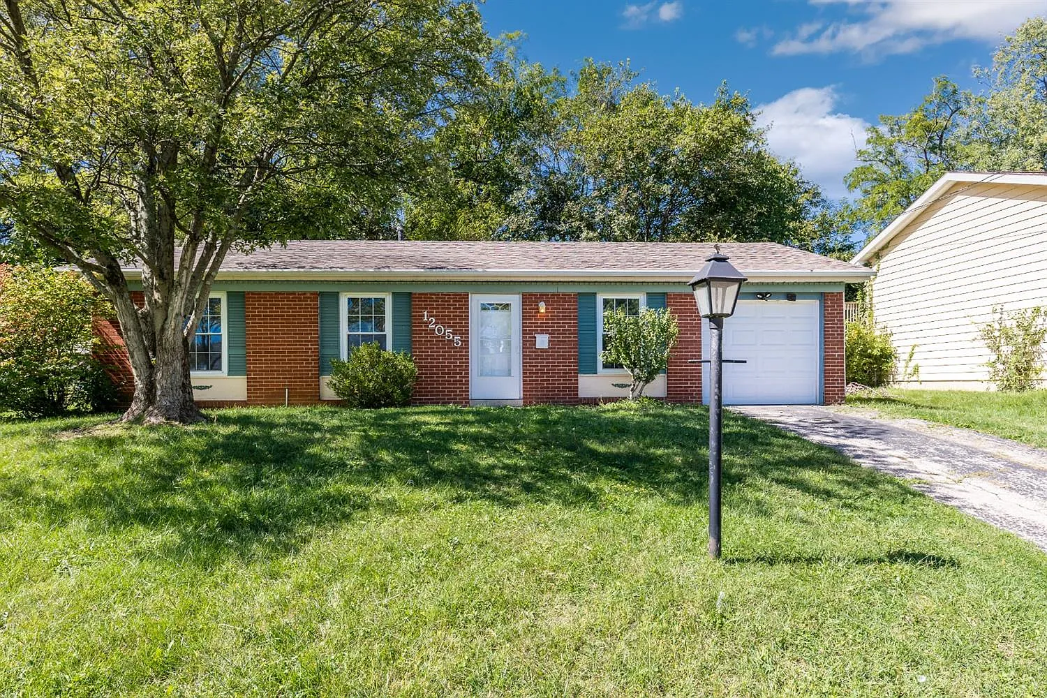 12055 Spalding Dr photo 1