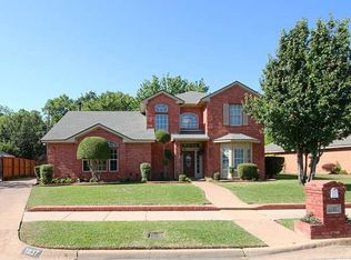 1037 W Redbud Dr, Hurst, TX 76053