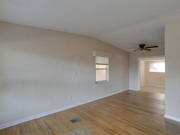 3rd image of 1704 Edmundshire Rd