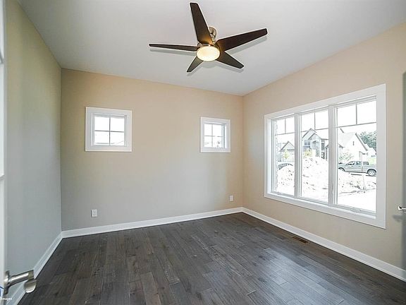 2nd image of 824 Copper Creek Dr