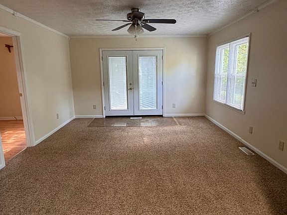2nd image of 196 Carnegie Ave
