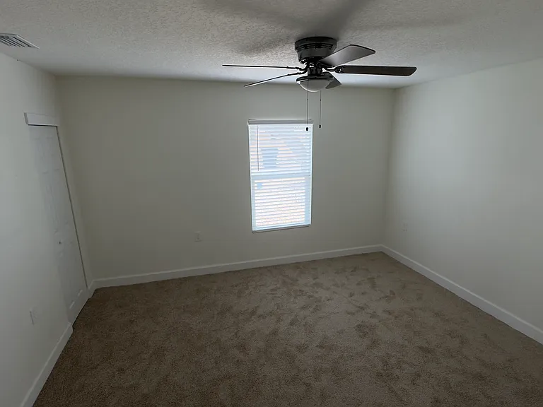 2223 W Harbor Dr S — Photo 8