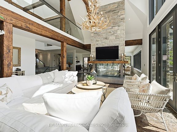 3rd image of 23 Riverside Cres