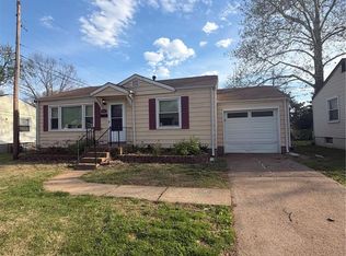 1124 Grenshaw Dr, Saint Louis, MO 63137