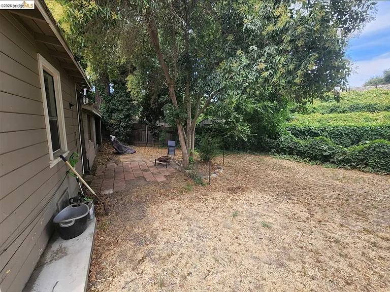 3249 B St — Photo 3