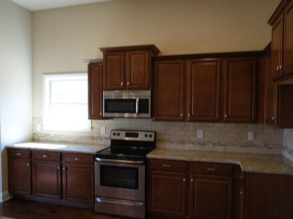 5th image of 7048 Camrose Ln NW