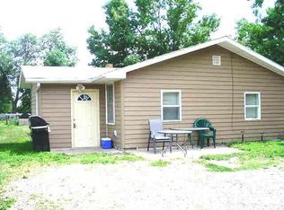 112 1/2 E 3rd Ave, Fort Pierre, SD 57532