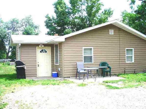 112 1/2 E 3rd Ave, Fort Pierre, SD 57532