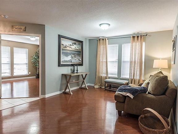5th image of 2018 Highland Dr