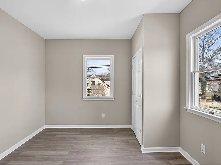 378 Grand St — Photo 15