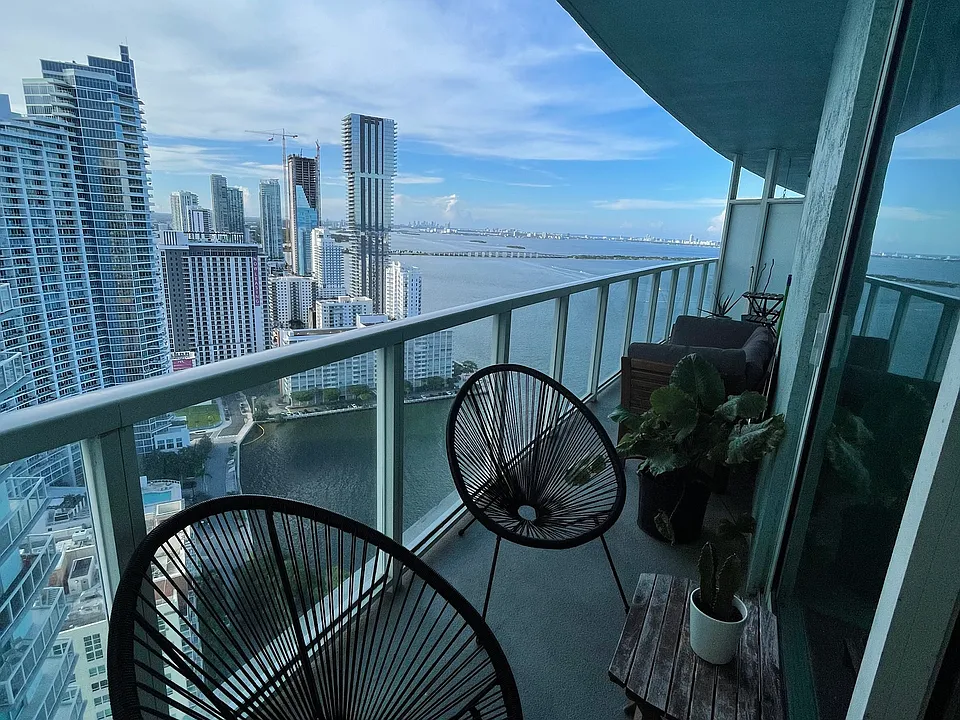 1900 N Bayshore Dr #3608