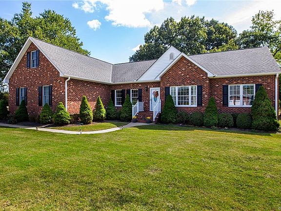 2nd image of 4801 Chillie Ln