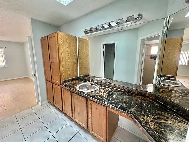 208 Coral Reef Cir — Photo 15