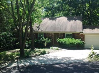 1825 Lionheart Ct, Lake Sherwood, MO 63357