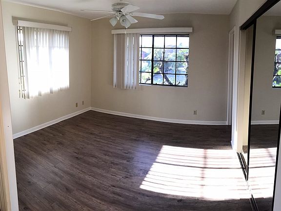 5th image of 300 E Tujunga Ave APT 301