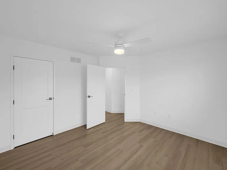 Launch Townhomes — Photo 9
