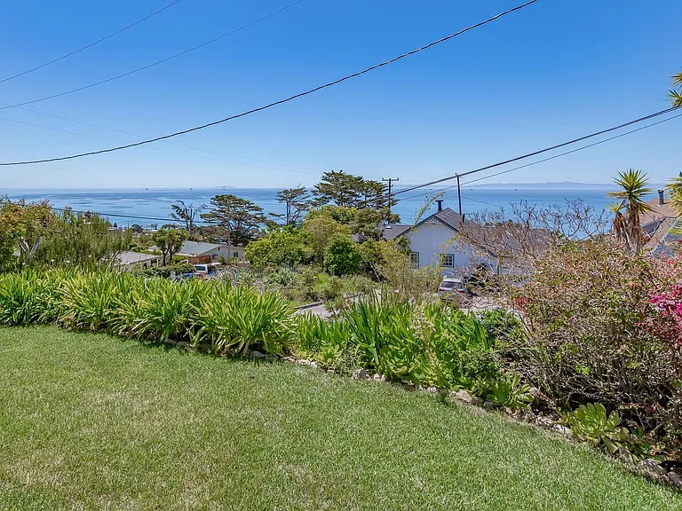 2290 Golden Gate Ave — Photo 13