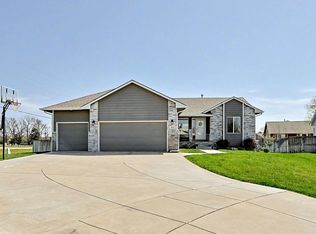 113 W Meadowsweet Ct, Andover, KS 67002