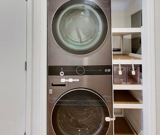 5th image of 201 E Chestnut St APT 3A
