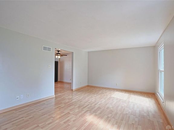 3rd image of 1398 Long Island Ct