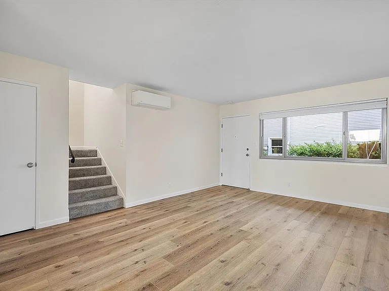 2015 Central Ave #C - 2 bedroom | 1.5 bath — Photo 7