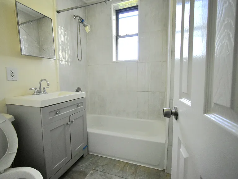 148 Chancellor Ave #B-7 — Photo 5