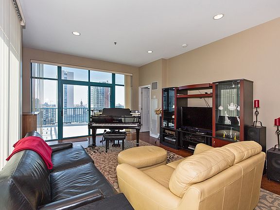 3rd image of 340 W Superior St APT 1608
