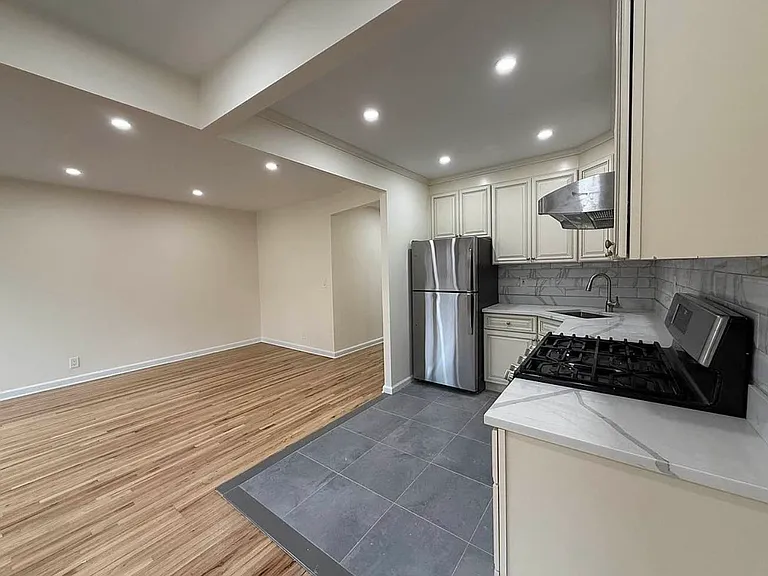 25-62 43rd St #2 — Photo 2